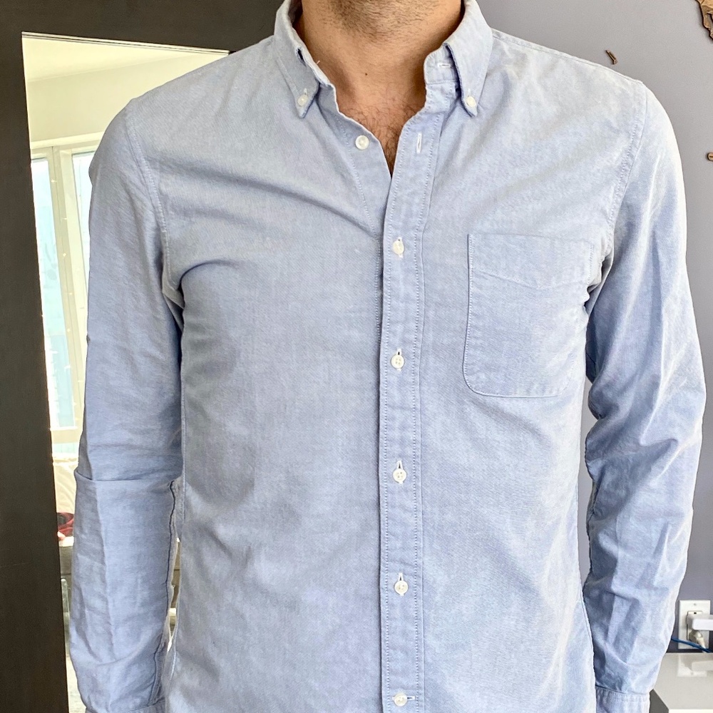 Uniqlo Light Blue Button Down Shirt Small